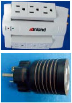 標(biāo)準(zhǔn)	適用范圍	特點(diǎn)	產(chǎn)品舉例	圖例 UL498-2007插頭和插座	預(yù)期連接到分支電路上的額定電流不超過200A，額定電壓不超過600V的插頭、插座、軟線連接器、輸入插頭、連接軟線的電流分接器、電熨斗和器具插頭	適用產(chǎn)品種類繁多，試驗(yàn)項(xiàng)目齊全，其標(biāo)準(zhǔn)結(jié)構(gòu)既是按檢驗(yàn)項(xiàng)目分，同時(shí)又按產(chǎn)品類別分，曾現(xiàn)多層次的標(biāo)準(zhǔn)結(jié)構(gòu)，試驗(yàn)項(xiàng)目和產(chǎn)品類別交錯(cuò)和重復(fù)出現(xiàn)，有些試驗(yàn)項(xiàng)目因產(chǎn)品類別的差異而有所不同	插頭、插座、軟線連接器、輸入插頭、連接軟線的電流分接器、電熨斗和器具插頭，該類產(chǎn)品通常都帶有接線端子或端頭	UL498-2007插頭和插座 UL498A-2008電流分接器和轉(zhuǎn)換器