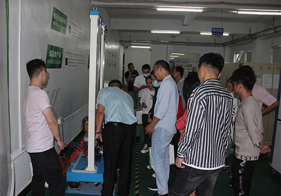 參觀UK實(shí)驗(yàn)室 參觀UK實(shí)驗(yàn)室