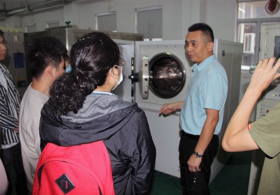 參觀UK實(shí)驗(yàn)室 參觀UK實(shí)驗(yàn)室