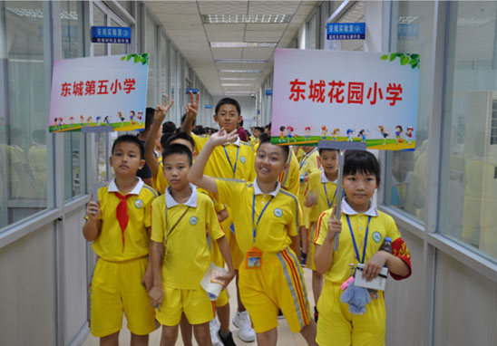 東城花園小學來優科開展科普體驗活動-3.jpg 東城花園小學來優科開展科普體驗活動-3.jpg
