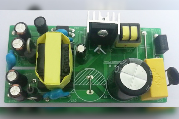 開關(guān)電源中變壓器初、次級(jí)線圏之間的屏蔽層脈沖騷擾的失效分析