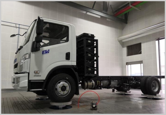 德國(guó)IST整車四立柱道路模擬機(jī).jpg 德國(guó)IST整車四立柱道路模擬機(jī).jpg