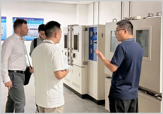 RINA(意大利船級社)一行到訪優科南京汽車檢測實驗室-2.jpg RINA(意大利船級社)一行到訪優科南京汽車檢測實驗室-2.jpg