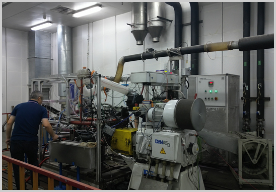 汽車發動機檢測實驗室.jpg 汽車發動機檢測實驗室.jpg