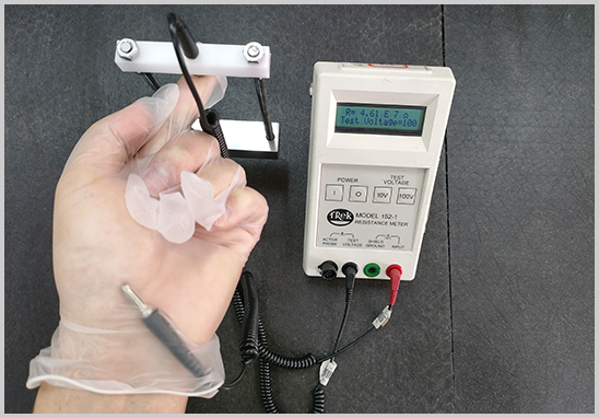 防靜電手套點對點電阻測試.jpg 防靜電手套點對點電阻測試.jpg